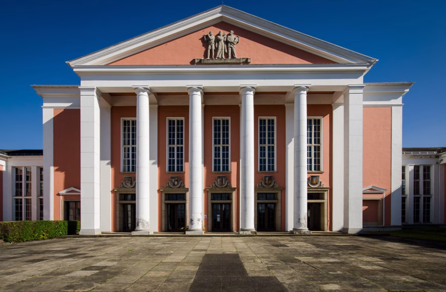 Der Kulturpalast //wasted-lands//